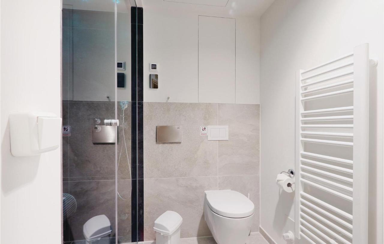 2 Bedroom Awesome Apartment In Luebeck Travemuende ภายนอก รูปภาพ